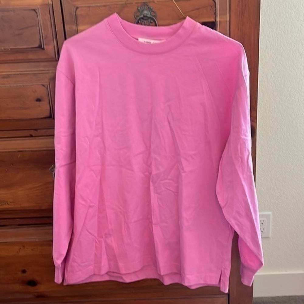 Samsoe Women’s bubblegum pink oversized tee, size XS.